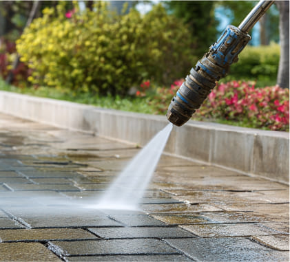 屋外の高圧洗浄